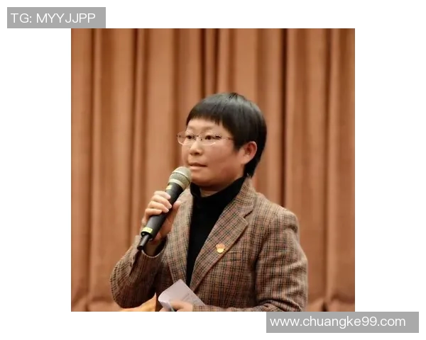 南京足球队成长纪实：从青涩起步到辉煌征程的奋斗故事